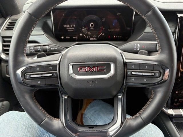 2024 GMC Acadia AT4
