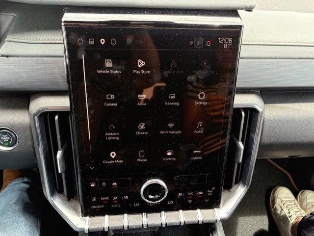 2024 GMC Acadia AT4