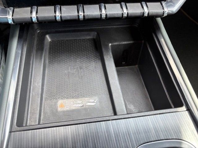 2024 GMC Acadia AT4