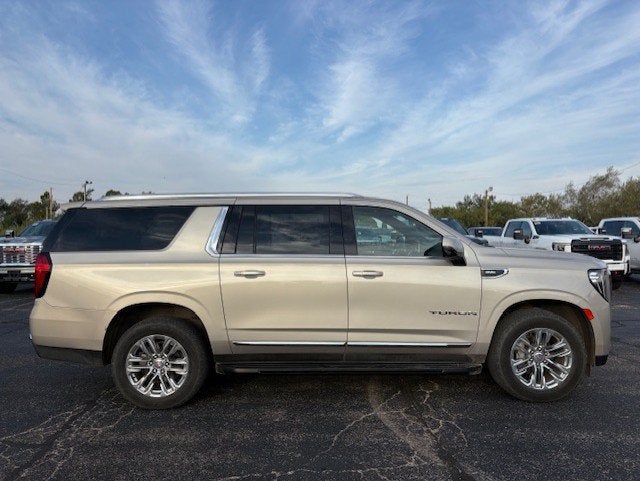 2022 GMC Yukon XL SLT