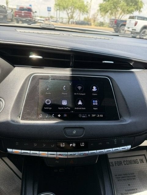 2022 Cadillac XT4 Premium Luxury