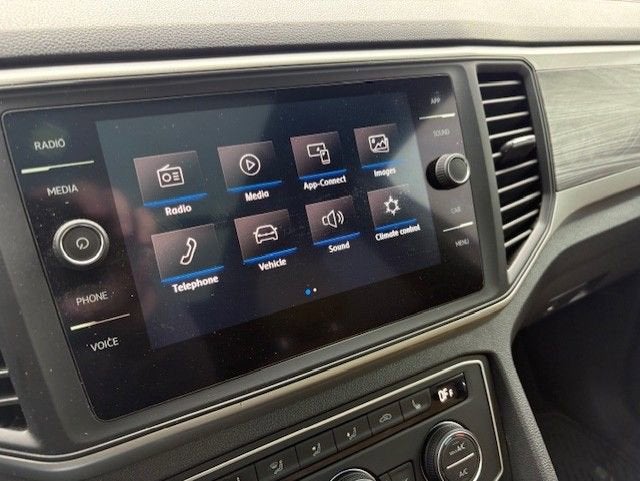 2020 Volkswagen Atlas Cross Sport 2.0T SE w/Technology