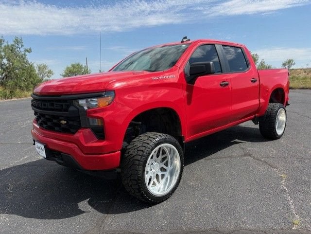 2025 Chevrolet Silverado 1500 Custom