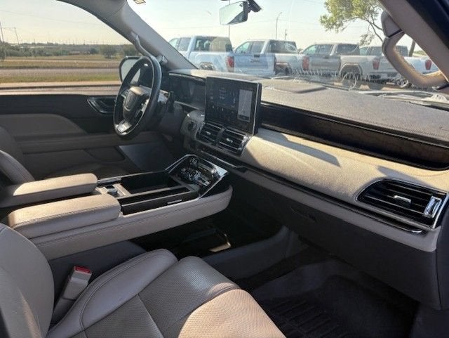 2023 Lincoln Navigator L Reserve